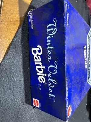 BARBIE WINTER VELVET AVON SPECIAL EDITION - NIB -AFRICAN AMERICAN #F211631 - Thumbnail 4