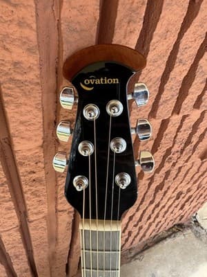 Ovation CS24 Celebrity Traditional Plus Mid-Depth A/E Guitar W. Case - Thumbnail 4