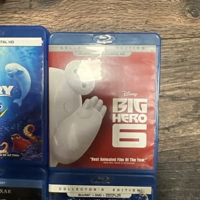 Lot of 4 Disney Blu-ray, Toy Story3, Frozen , Big Hero ,finding Dory - Thumbnail 3