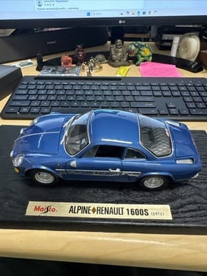 Maisto Alpine Renault 1600 S 1:18 Scale Diecast Car - Thumbnail 2