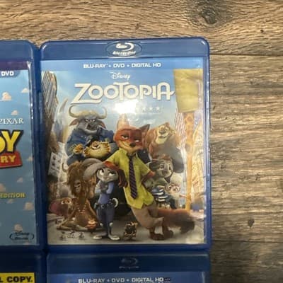 Lot of 4 Disney Blu-ray,Zootopiaa Toy Story,Madagascar 3, Despicable Me2 - Thumbnail 3