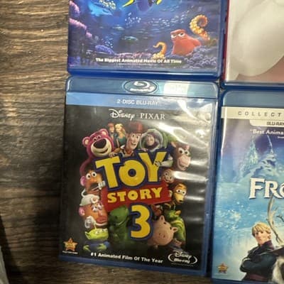 Lot of 4 Disney Blu-ray, Toy Story3, Frozen , Big Hero ,finding Dory - Thumbnail 5