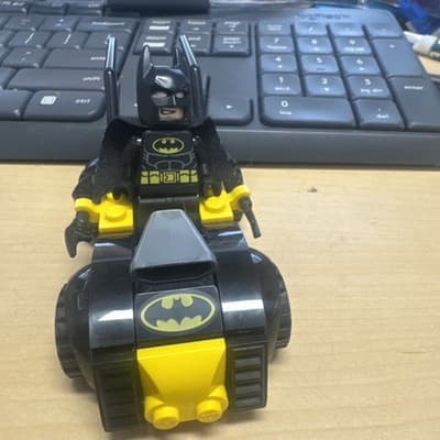 LEGO DC Batman vs. The Riddler Robbery 76137 - Thumbnail 5