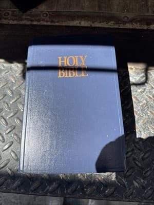 The Open Bible : Completely Revised, Featuring 4,500 New Study Notes by Frank... - Thumbnail 2