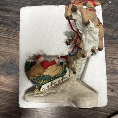 Vintage Resin Santa & His Flying Reindeer Figurine 7" x 10" - Thumbnail 4