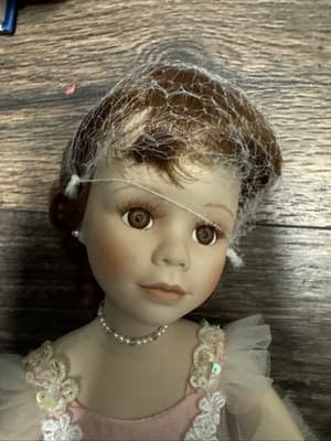Vintage Danbury Mint "Sarah" 15 in Ballerina Doll by Susan Wakeen - - Thumbnail 2