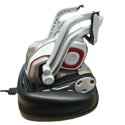 Anki Cozmo Educational Robot 300-00046 White & Red with Charger - Thumbnail 6