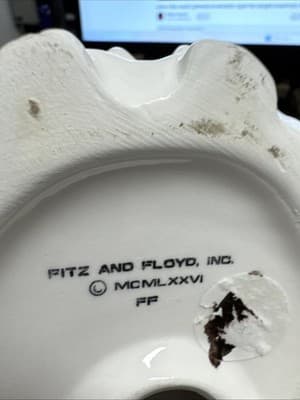 Fitz and Floyd FF Japan White Ceramic Singing Angel Candle Holder - Thumbnail 3
