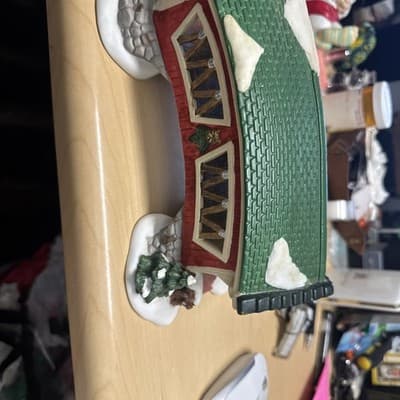 Dickens Collectibles Covered Bridge For Christmas Village 1998 New In Open Box - Thumbnail 3