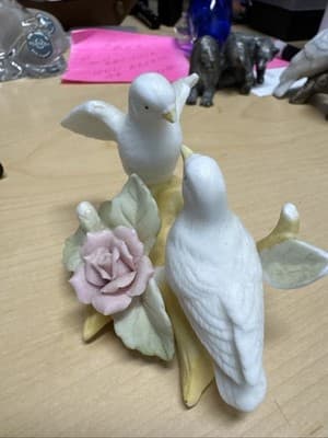 Vtg Willington Collection Porcelain Birds Sitting On A Branch Figurine - Thumbnail 3