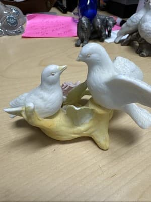 Vtg Willington Collection Porcelain Birds Sitting On A Branch Figurine - Thumbnail 4