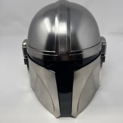 Star Wars Hasbro The Black Series Mandalorian Electronic Helmet - Image 1