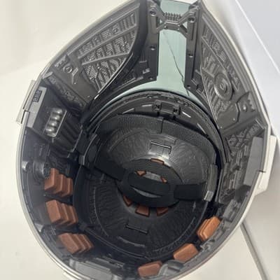 Star Wars Hasbro The Black Series Mandalorian Electronic Helmet - Thumbnail 4