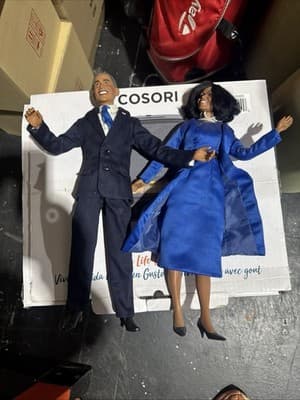 Michelle And Obama Ashton Drake Farewell Edition - Image 1