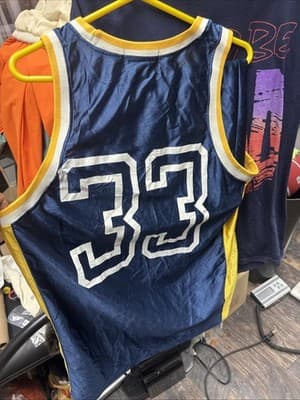 Michigan Wolverines #33 AmNCAA Basketball Size XXL Jersey And Shorts - Thumbnail 3