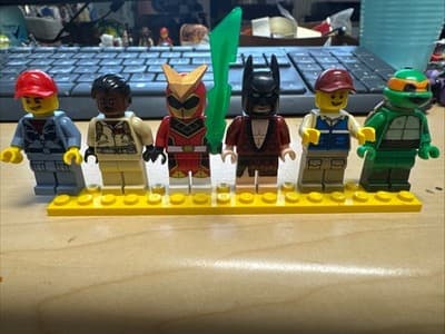 Lego Minifigures Lot Of 6 Minifigs - Image 1