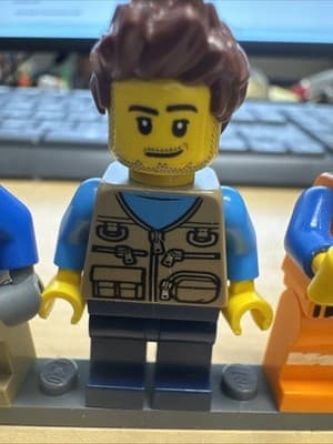 Lego Mini figures Lot - Lot of 4 - Thumbnail 4