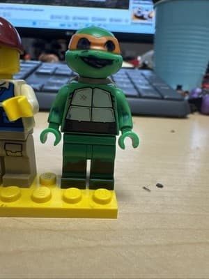 Lego Minifigures Lot Of 6 Minifigs - Thumbnail 7