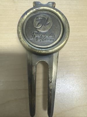 Fairwinds Golf Cours Divot Tool & 1" Coin Style Golf Marker - - Image 1