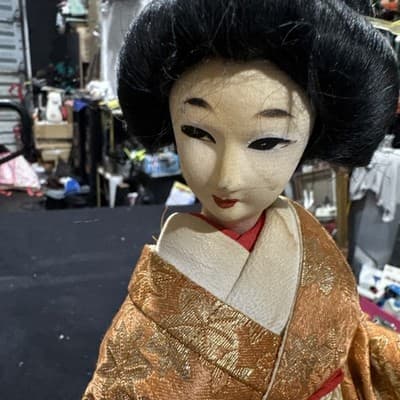 Rare Vintage Japanese Geisha Doll with Drum Handmade 17" Silk Body - Thumbnail 2