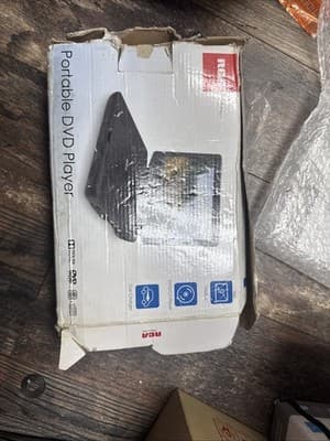 RCA 9 Inch Portable DVD Player With Chargers + 5 DVD - Thumbnail 3