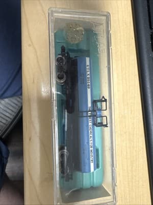 Great N Scale Atlas AT&SF Railroad Locomotive 102 Model 2111 Vintage - Image 1
