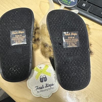 NEW SZ 4 (9-12 MO.) BABY GIRL'S FIRST STEP BY STEPPING STONES FAUX FUR SANDALS - Thumbnail 5