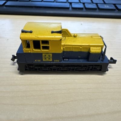 Atlas Switcher Engine 2161 WDT SF 332 Model Train Bob's Hobby Center - Thumbnail 4