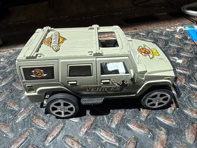 toy SUV car - Image 1