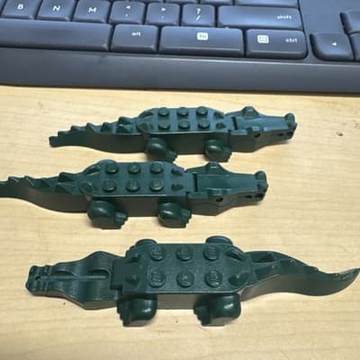 Lego Alligator minifigures lot of 3 - Image 1