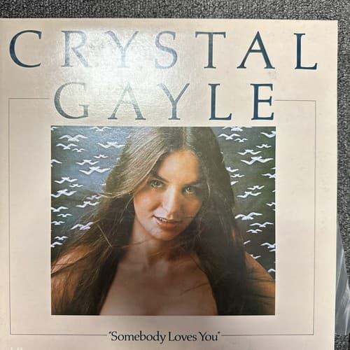 CRYSTAL GAYLE SOMEBODY LOVES YOU LP 1975 - nice copy Japan - Thumbnail 2