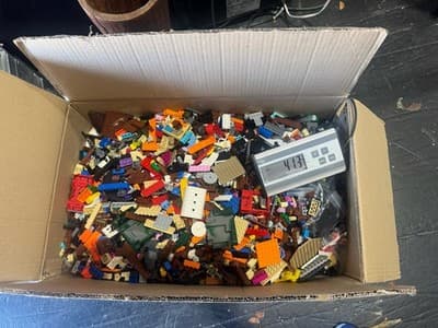 LEGO Bulk Lot 40lb Lbs Mixed Parts. Contains many Star Wars , All Original - Image 1