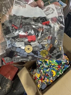 LEGO Bulk Lot 40lb Lbs Mixed Parts. Contains many Star Wars , All Original - Thumbnail 6