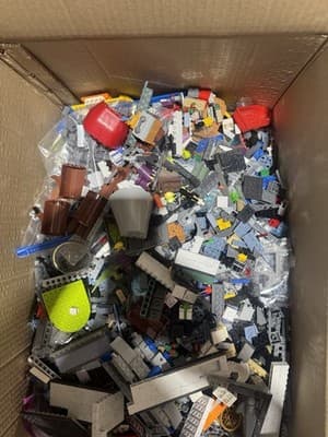 LEGO Bulk Lot 40lb Lbs Mixed Parts. Contains many Star Wars , All Original - Thumbnail 3