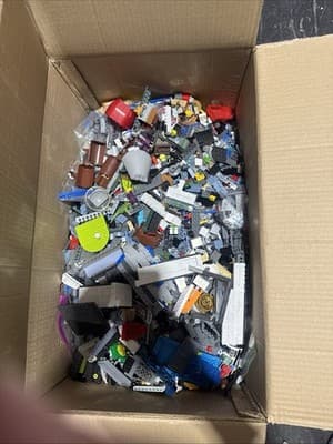 LEGO Bulk Lot 40lb Lbs Mixed Parts. Contains many Star Wars , All Original - Thumbnail 4