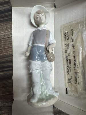 Lladro Porcelain Figurine Fisher Boy Nino Pescador Spain - Image 1