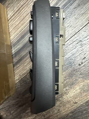 Master Power Window Switch & Bezel for 2003-2006 Chevy Silverado Tahoe 15883319 - Thumbnail 2