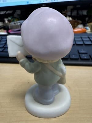 Precious Moments 488135 "Delivering Good News to You" 25th Anniversary Porcelain - Thumbnail 2
