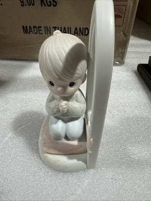 Vintage Precious moments Boy figurine O Worship The Lord 102229 New In Box 1985 - Image 1