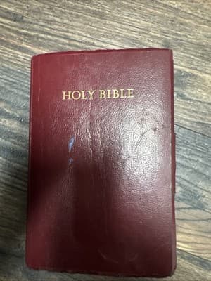 New King James Version Holy Bible Giant Print 1979 - Image 1