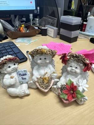Dreamsicles "Wildflower" #DC107 Angel Cherub w/Flowers 1994 Cast Art X3 - Image 1