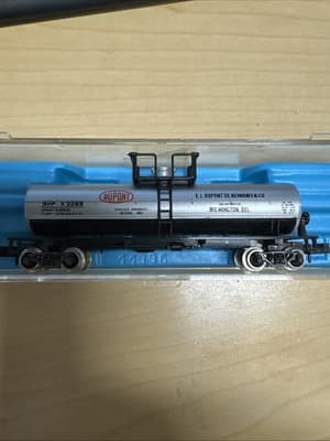 Atlas N Scale Tank Cars - Thumbnail 2