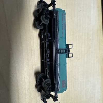 N Scale - Celanese Chemicals 39617 Single Dome Tank Car - Thumbnail 3