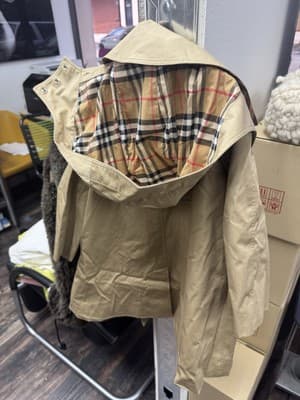 Burberry Kids Mayfair Trench Coat For Girls Size 4a - Thumbnail 4