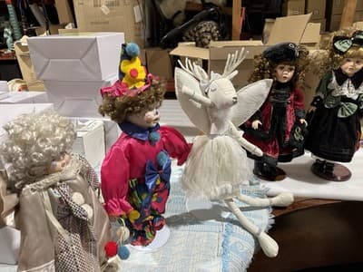 Vintage Dolls Collection With Stands - Image 1