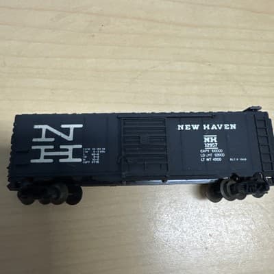 N SCALE, 40' BOX CAR, NEW HAVEN. W/MT COUPLERS,METAL WHEELS. - Thumbnail 2