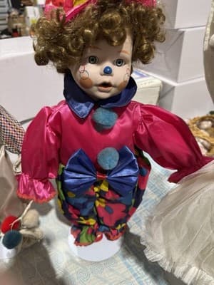 Vintage Dolls Collection With Stands - Thumbnail 11