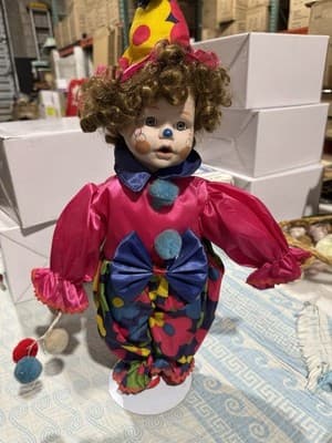 Vintage Dolls Collection With Stands - Thumbnail 6