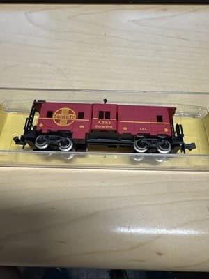 Rivarossi N Scale Santa Fe Bay Window Caboose #9370 - Thumbnail 5
