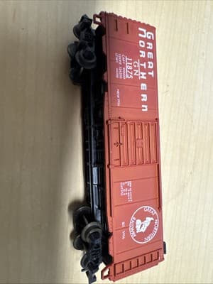 Vintage TRIX Made in Austria N Scale Great Northern GN 11875 Red Boxcar - Thumbnail 2